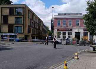 Teenager Hospitalized After Stabbing in Hither Green news-12082024-014308