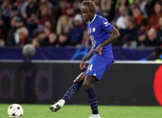 Crystal Palace Eyes Chelsea Player in Transfer Talks – Negotiations Pose Challenge news-12082024-171451