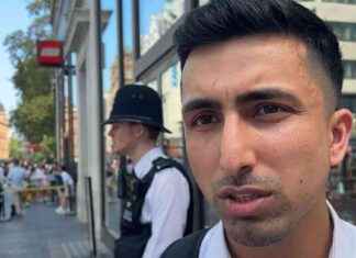 Police investigate stabbing of 11-year-old girl and woman in Central London news-12082024-171712