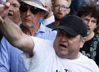 Milkman Sentenced for Assaulting Police at Downing Street Protest news-14082024-190443