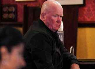 Reiss Colwell’s Deadly Plan to Take Down Phil Mitchell Uncovered by EastEnders Fans news-15082024-232552