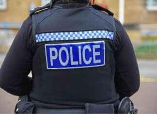 Major Police Operation in Mitcham Leads to 40 Arrests and Seizure of Drugs, Weapons, and Money news-16082024-172930