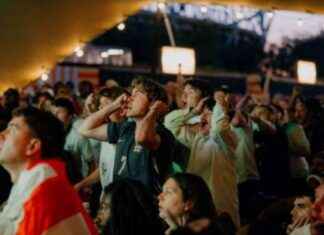 West Ham Fan Zone: Happy Hour Near Stadium for Football Fans news-17082024-173525