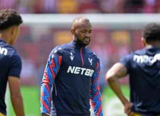 Crystal Palace Manager Discusses Forward’s Transfer to Leicester City news-24082024-115301