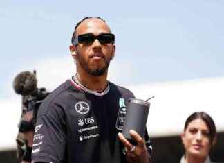 Lewis Hamilton Opens Up About Near-Drowning Experience While Surfing news-25082024-235726
