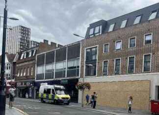 Businesses and GPs closing early due to upcoming riots news-27082024-120502