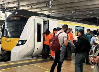 Train Incident Causes Six-Hour Delays at Busy London Station news-28082024-001152
