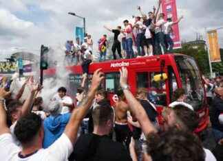 ‘Relive the Chaos: New Netflix Film Depicts 2020 Euro’s Final Riots’ news-28082024-001216