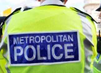 Metropolitan Police Officer Charged with £10,000 Blackmail Demand news-28082024-121437