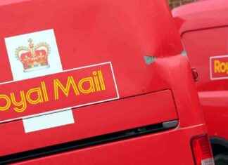 Royal Mail Considers Cutting Services to Reduce Costs news-05092024-130409