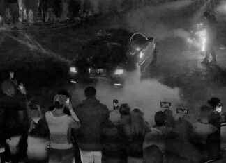 CCTV Footage Shows Reckless Driving Near Buckingham Palace news-15092024-033130