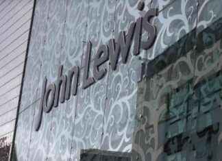 John Lewis and Waitrose to Close Over 300 Stores on Boxing Day news-17092024-001046