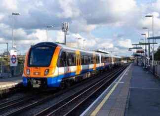 Vehicle crash causes delays on Overground route – live updates news-02112024-004240