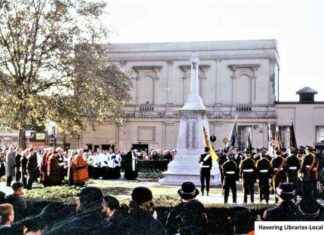 Havering Remembrance Services and War Memorial Unveilings Through the Years news-10112024-144329