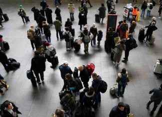 London Underground Delays: Chaos as Multiple Lines Hit by Severe Delays news-26112024-103759