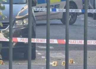 Road Closure in Bow Due to Gunshots Heard news-28112024-231623