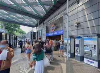 Cyclist injured in bike and lorry collision at Finsbury Park intersection cyclist-injured-in-bike-and-lorry-collision-at-finsbury-park-intersection