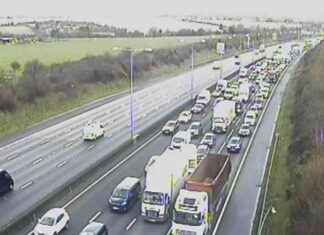 M25 Near Orpington Closed After Serious Crash: Severe Delays m25-near-orpington-closed-after-serious-crash-severe-delays