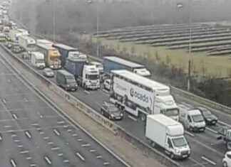 M25 Near Romford Closed: Live Updates on ‘Serious’ Crash m25-near-romford-closed-live-updates-on-serious-crash