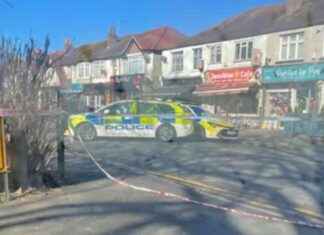 Carshalton Road Closure: Live Updates on 17-Year-Old Boy Stabbing carshalton-road-closure-live-updates-on-17-year-old-boy-stabbing