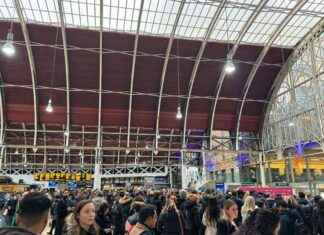 London Underground Suspensions: LIVE Updates and SEVERE Delays london-underground-suspensions-lve-updates-and-severe-delays