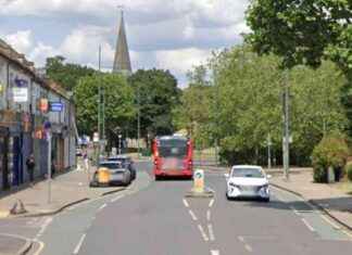 Firefighters Close Road in Erith due to Blaze: LIVE Updates firefighters-close-road-in-erith-due-to-blaze-lve-updates