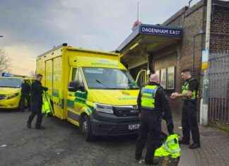 Recap: Police Incident Blocks c2c Network Near Upminster recap-police-ncident-blocks-c2c-network-near-upminster