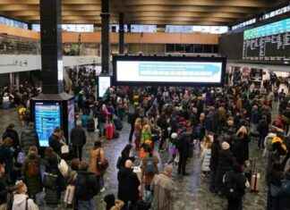 Travel Updates: THREE Underground Lines Experience SEVERE Delays travel-updates-three-underground-lines-experience-severe-delays
