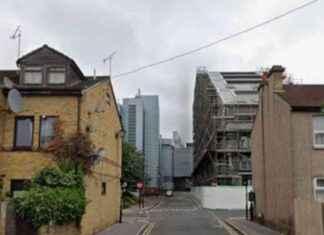 Croydon Road Closed: Live Updates on 12-Hour Crash croydon-road-closed-live-updates-on-12-hour-crash