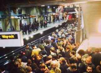Rush Hour Travel Updates: Elizabeth Line Train Delays rush-hour-travel-updates-elizabeth-line-train-delays