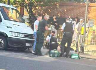 Road Closure in Bromley near Church: Police Activity Updates road-closure-in-bromley-near-church-police-activity-updates