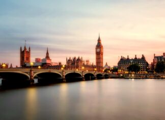 Starmer Reconsiders Social Media Ban for Under-16s After Australia’s Move Starmer, social media ban, under-16s, UK politics, online safety, Australia policy, youth internet regulation, Keir Starmer, digital wellbeing, social media laws, child protection online