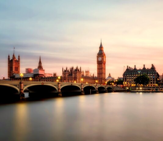 Starmer Reconsiders Social Media Ban for Under-16s After Australia’s Move Starmer, social media ban, under-16s, UK politics, online safety, Australia policy, youth internet regulation, Keir Starmer, digital wellbeing, social media laws, child protection online